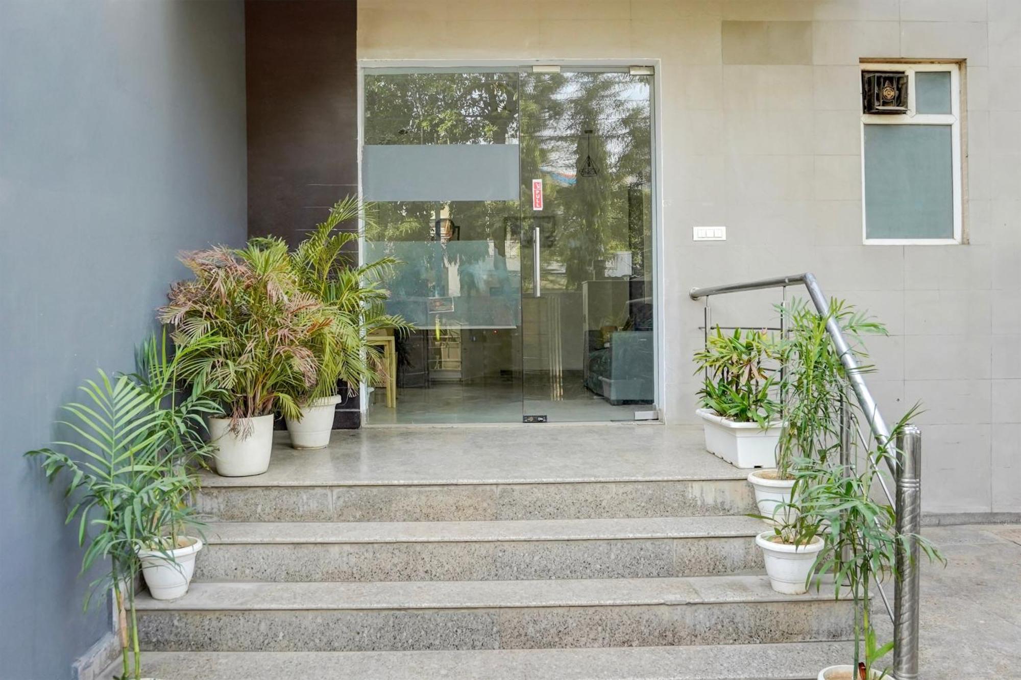 Super Townhouse Sector 53 Golf Course Road Apartment Гургаон Екстериор снимка